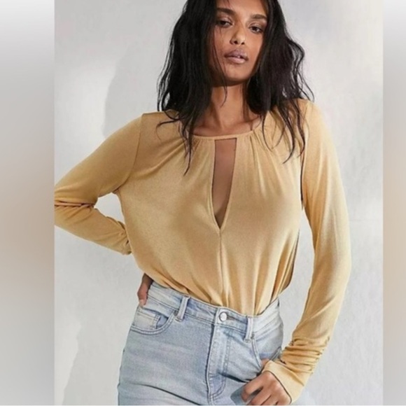 Free People Tops - Free People metallic gold yellow bodysuit Ruched Sleeve Good Bodysuit size small